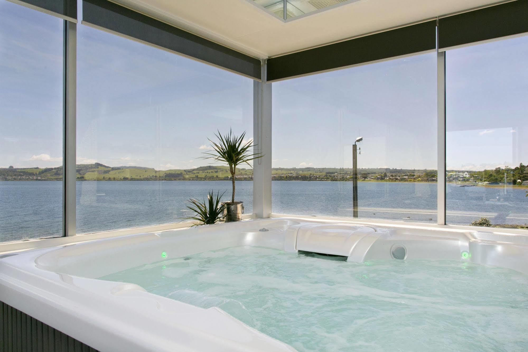 The Cove- On The Lake Taupo Exterior photo